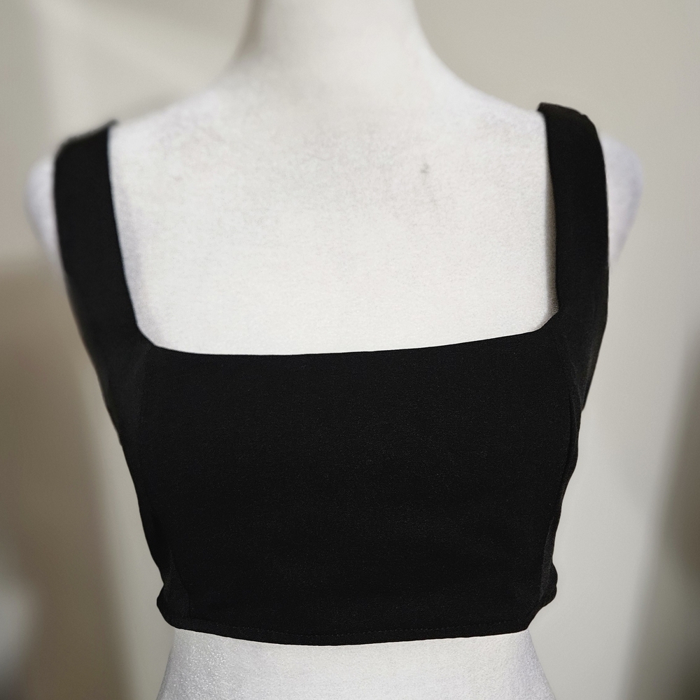 PRINCESS POLLY Tailored Thick Strap Crop Top In Black. Size 4 - Picture 5 of 11